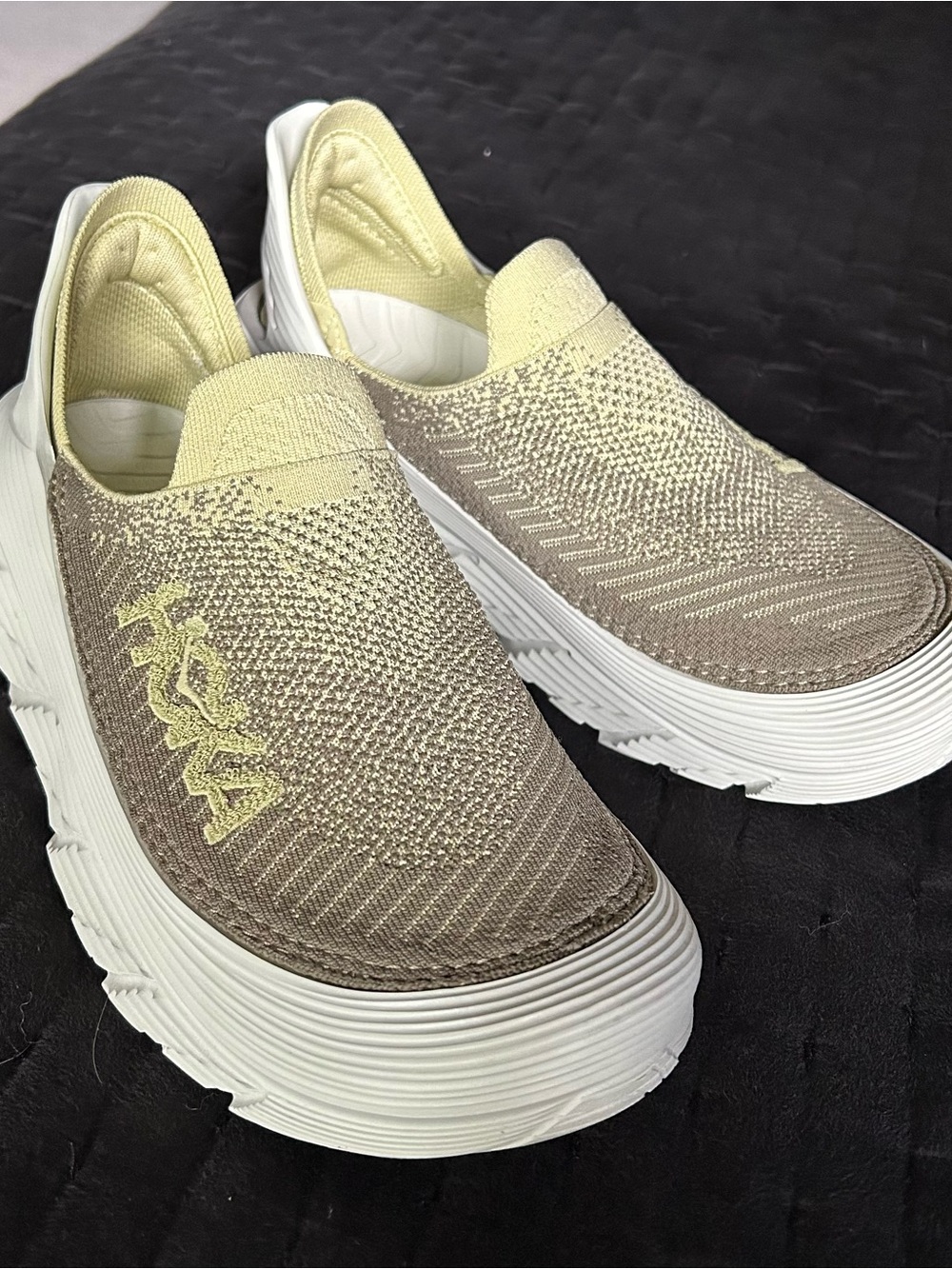 Hoka One One Restore TC 1134532-CMMW
Cardamom Wild Mushroom